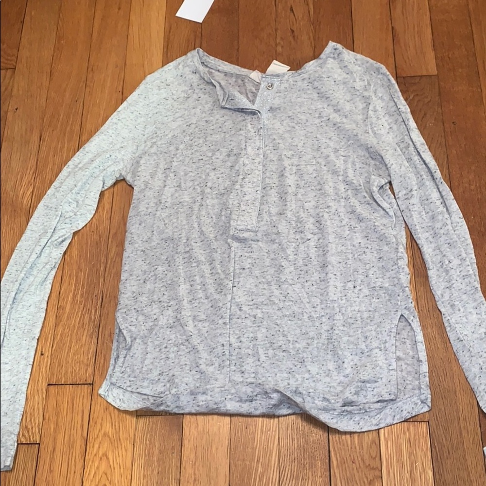 Long sleeve tee with button detail